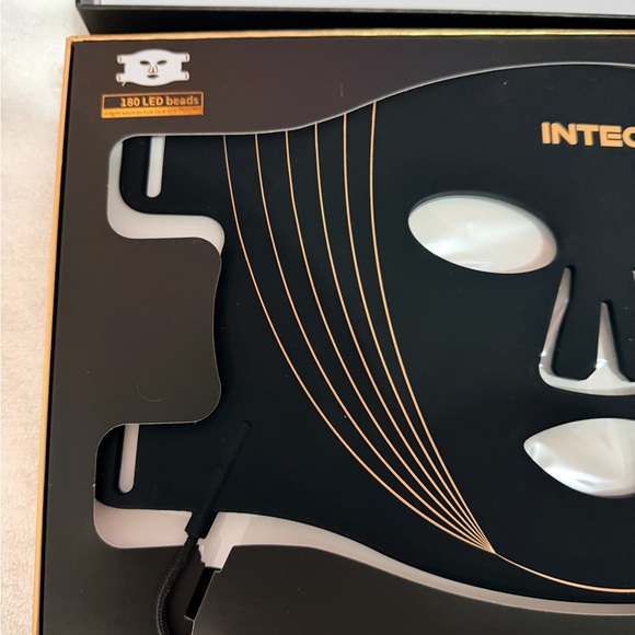 Inteo Red Light LED Therapy Facial Mask for Skin Rejuvenation - Picture 12 of 15